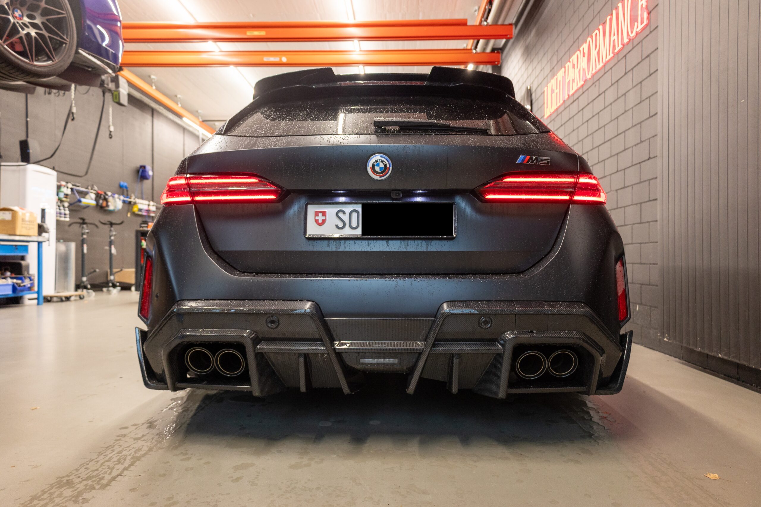 BMW M5 G90 / G99 Carbon VRS-Style Diffusor – Bild 2